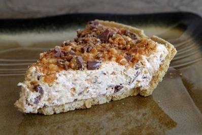 Butterfinger Pie
Ingredients
6 (2 1/8 ounce) butterfinger candy bars, crushed
1 (8 ounce) packages cream cheese
1 (12 ounce) cartons Cool Whip
1 graham cracker crust
Directions
Mix first three ingredients together.
Put it in pie crust.
Chill.
@[117995415057368:274:Through A Country Momma's Eyes]