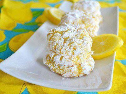 These cookies use only four ingredients, and mix up in less than 5 min.
 Seriously awesome. Even better, they use no oil or butter. I know, you might be a little skeptical, too. But these are simply the lightest, softest, yummiest cookies ever.

 Low Fat Crinkle Cookies

 Ingredients

 1 box lemon cake mix (any kind)
 1 egg, lightly beaten
 2 cups Cool Whip, thawed (8 ounce container)
 ½ to 1 cup powdered sugar

 Instructions

 Preheat oven to 350.
 In a large bowl, combine cake mix, egg, and Cool Whip. The batter will be sticky!

 Form dough into tablespoonfuls and roll in powdered sugar.
 Bake for 8 to 10 minutes, until the edges are golden. Allow to cool 1 minute on baking sheet; then remo Please SHARE so this will be SAVED to your timeline! ♥
 Join us for more interesting facts, recipes, health tips, DIY projects and fun stuff at
 >> @[154488581370591:69:Healthy Happy Helpers]
