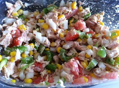 Mexican tuna salad

Ingredients
1/2 tomato diced
1/2 green bell pepper diced
1/2 white onion diced
1 can if sweet corn drained
2 cans of albacore tuna drained
1 tbsp of lime juice
1 tbsp of lemon juice 
Salt and pepper to taste

Directions

Add all ingredients together and put in the fridge to chill for at least 30 mins. Serve on wheat crackers. Yum and healthy!

✽¸.•♥♥•.¸✽✽¸.•♥♥•.¸✽✽¸.•♥♥•.¸✽✽¸.•♥♥•.
Click **SHARE** to save to your timeline..
** Feel  free to add me as a *friend or follow me.  I am always sharing awesome stuff!!!
Join us here in my weight loss support group on Facebook  https://www.facebook.com/groups/472598026156280/