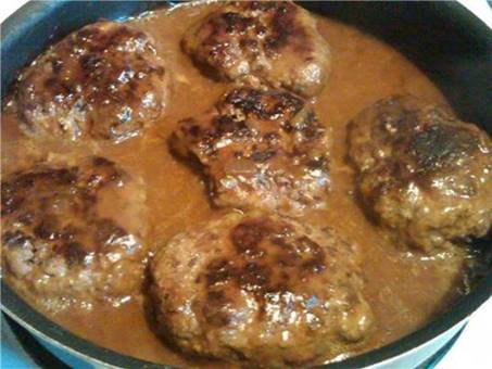 THE VERY BEST SALISBURY STEAK 
Ingredients
1 (10 1/2 ounce) cans campbells French onion soup
1 1/2 lbs ground beef
1/2 cup dry breadcrumbs
1 egg
1/4 teaspoon salt
1/8 teaspoon ground black pepper, to taste
1 tablespoon all-purpose flour
1/4 cup ketchup
1 -3 teaspoon Worcestershire sauce, to taste
1/2 teaspoon mustard powder
1/4 cup water
Directions
In a large bowl, mix together 1/3 cup condensed French onion soup with ground beef, bread crumbs, egg, salt and black pepper.
Shape into 6 oval patties.
In a large skillet over medium-high heat, brown both sides of patties.
Pour off excess fat.
In a small bowl, blend flour and remaining soup until smooth.
Mix in ketchup, water, Worcestershire sauce and mustard powder.
Pour over meat in skillet.
Cover, and cook for 20 minutes, stirring occasionally.
www.food.com

★★★★★★★★★★★ Thanks for sharing! ★★★★★★★★★★★★
LIKE SHARE COMMENT FOLLOW FRIEND ME
Grab some friends and lose weight with us --░S░H░A░R░E -TO- ░S░A░V░E! *•.¸¸¸.•*
Join me for healthy recipes.. support and daily encouragement
Click and Join Here http://tinyurl.com/LynnCole
